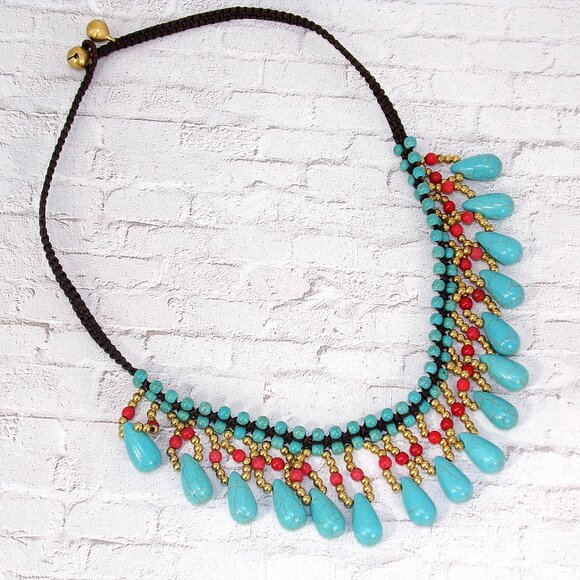 Turquoise fringe bead necklace with small teardrop shape stones and red stones - Picture 8 of 9